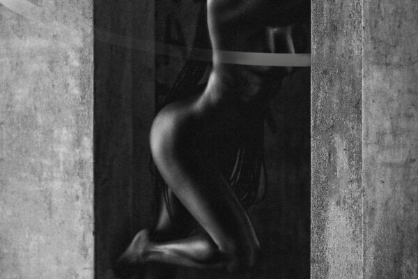 לחקור את העולם המורכב של פנטזיות ארוטיות: הבנת המשיכה של המוח האנושי לדמיון מיני