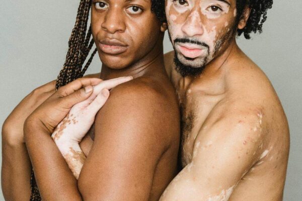 העולם המסקרן של סווינגרס: מבט מבפנים על אורח החיים המרגש