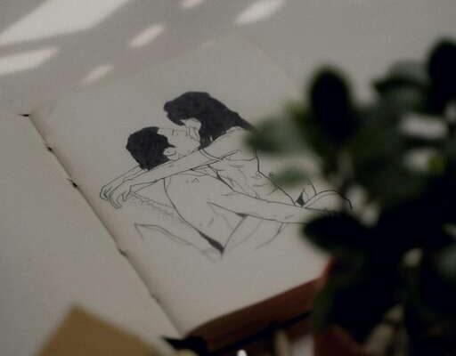 גלה את עולם העיסוי האירוטי: הנאה מרבית וחיבור עמוק